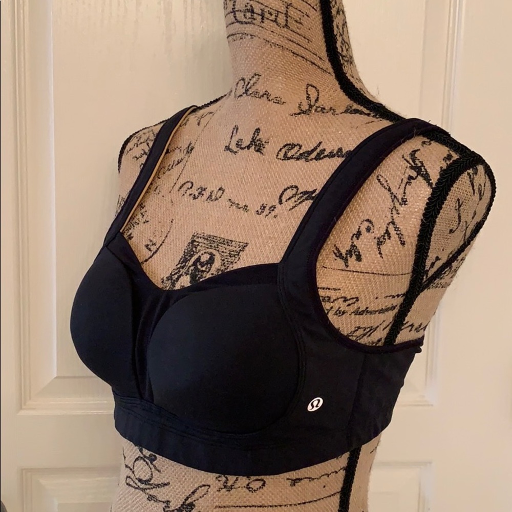 Lululemon Ta Ta Tamer bras 36B
